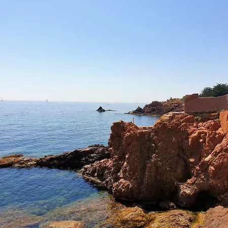 Sublime Les Pieds Dans L'eau... Holiday home